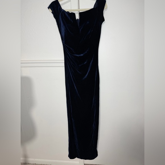 Xscape Elegant velvet Navy off shoulder Maxi Dress size 6 New with tag - Picture 5 of 9